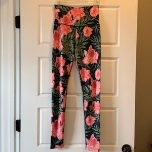 Beyond Yoga hi-waist legging. M.